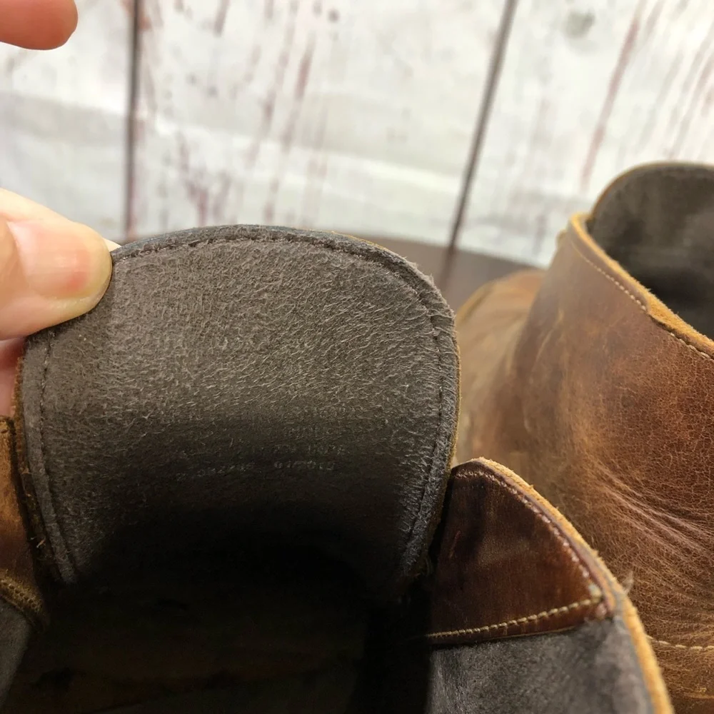 Clark’s Men's Brown Leather Chukka Boots with Yellow Laces size 10**